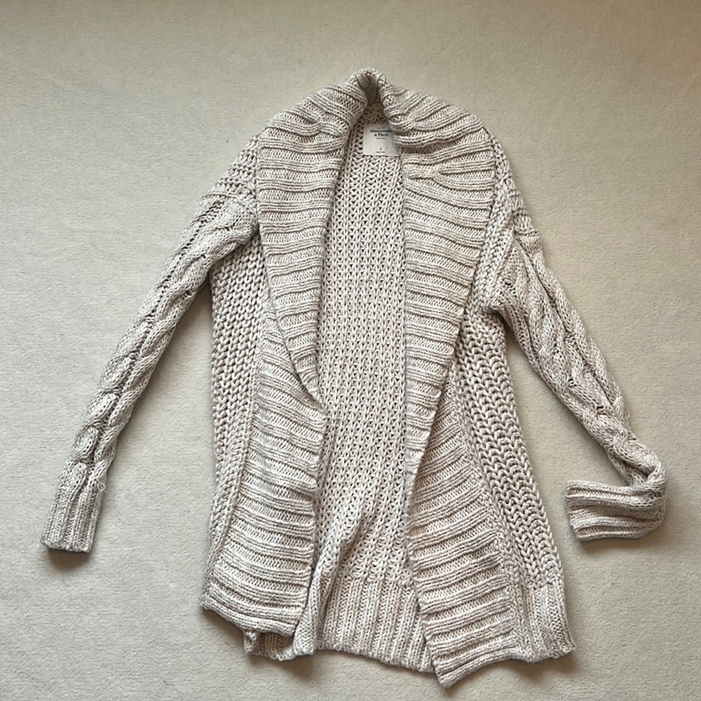Abercrombie and Fitch cream cardigan sweater